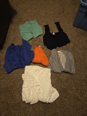 Women's size medium six piece lot of sweaters, cabi brand various colors Styles